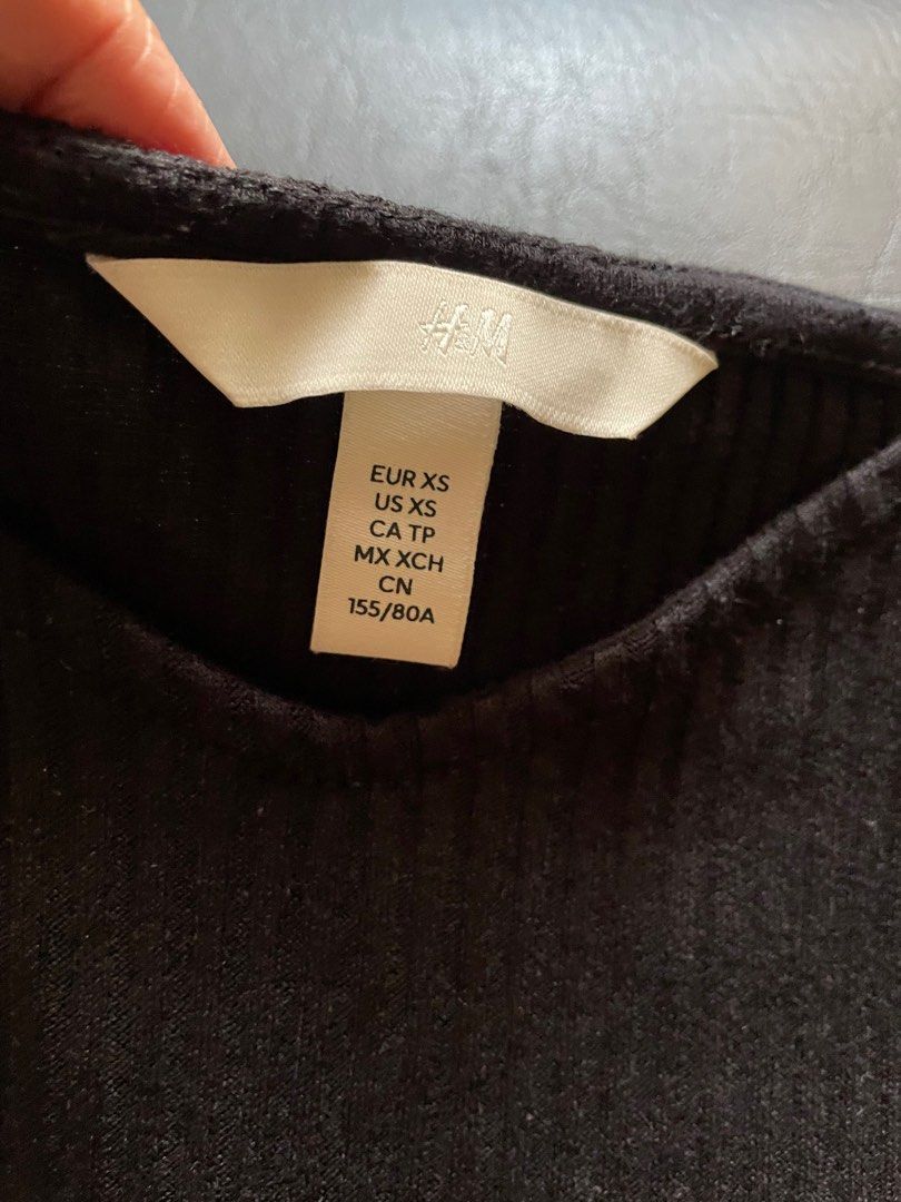 H&M Ribbed Long sleeves Top (Category: Longsleeves) located in Quezon City. Submitted by peachyps (Listing ID 1337448778, Image 3). Description: Very classy when worn. Worn once. .