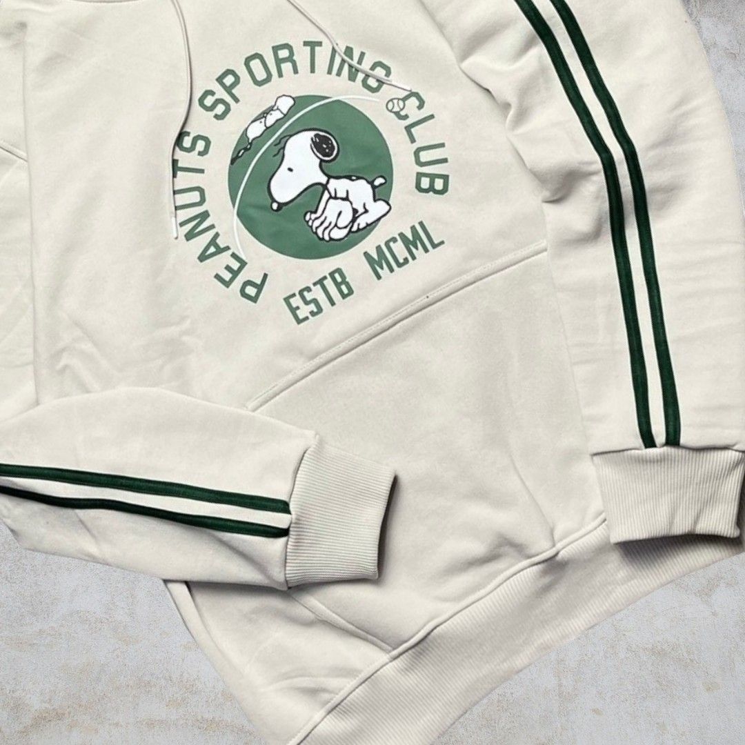 Hoodie H&M X Snoopy Cream, Fesyen Pria, Pakaian Baju Luaran di