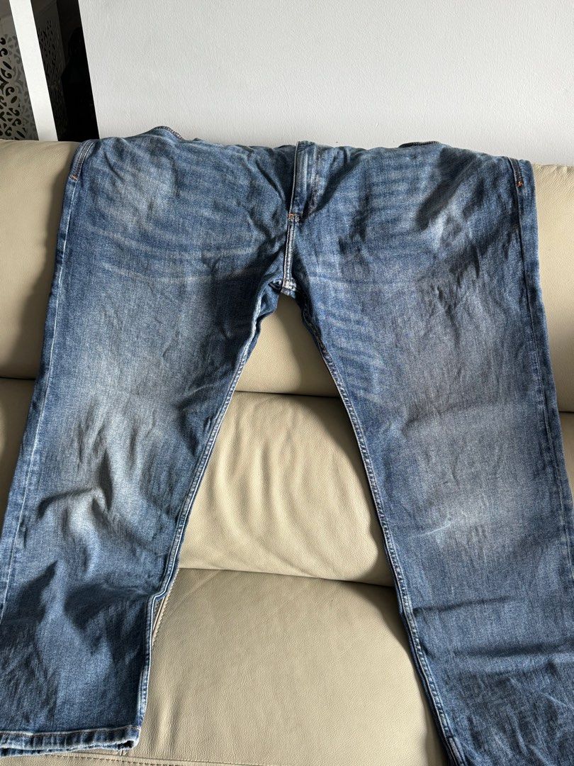 Jeans (Category: Jeans) located in Singapore. Submitted by jimmytoe87 (Listing ID 1337446321, Image 3). Description: .