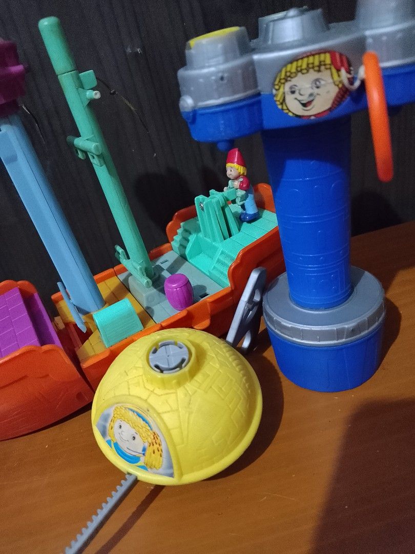 Jollibee vintage toy set (Category: Kids Toys) located in Davao. Submitted by jeffsantos (Listing ID 1337579662, Image 2). Description: As is condition wysiwyg.