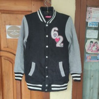 (Kategori: ) berada di . Dikirim oleh sneakersvibe (ID iklan 1337467046, Gambar 1). Deskripsi: .