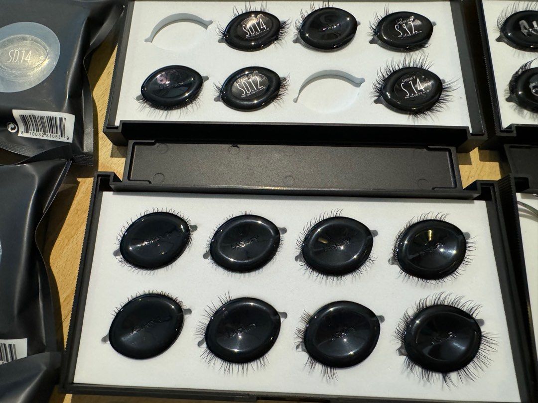 Lashify complete set (Category: Makeup) located in Singapore. Submitted by dandelion_huka (Listing ID 1337446692, Image 2). Description: Complete set of Lashify for anyone who wants to try it with a fraction of the price! Paid easily more than $600 for these. Selling at only $200.