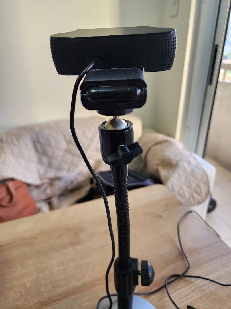 Logitech C922 Pro Stream Webcam (Category: Webcams) located in Manila. Submitted by apbestbuysph (Listing ID 1337414325, Image 3). Description: Webcam 100% working DESIGNED FOR SERIOUS STREAMERS Connect with superior clarity every time you go live on channels like Twitch and YouTube. Stream anything you want in your choice of Full 1080p at 30fps or hyperfast HD 720p at 60fps. Broadcast masterfully with reliable no-drop audio, autofocus, and a 78-