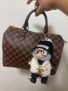 (Category: ) located in . Submitted by ladyluxebag (Listing ID 1337495026, Image 1). Description: .