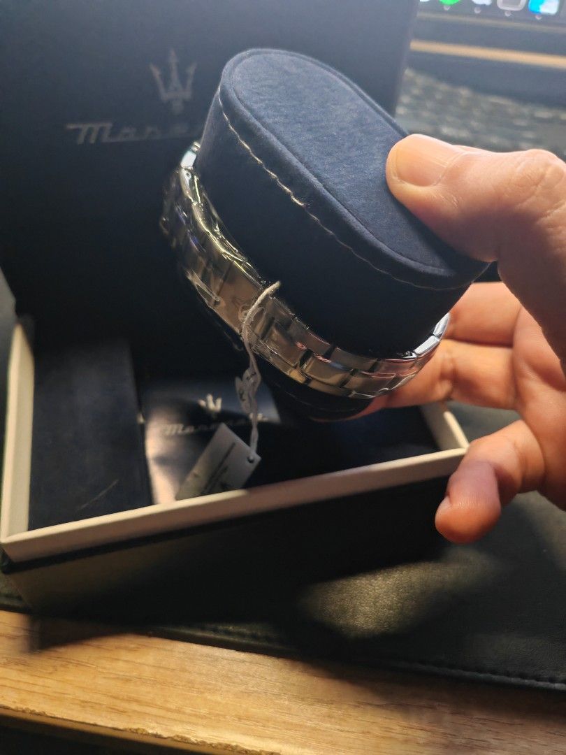 Maserati watch brand new (Category: Luxury Watches) located in Las Pinas. Submitted by kingtopper (Listing ID 1337585909, Image 3). Description: Maserati Attrazione 43mm Brand new and unused Japan quartz movement Stainless steel.