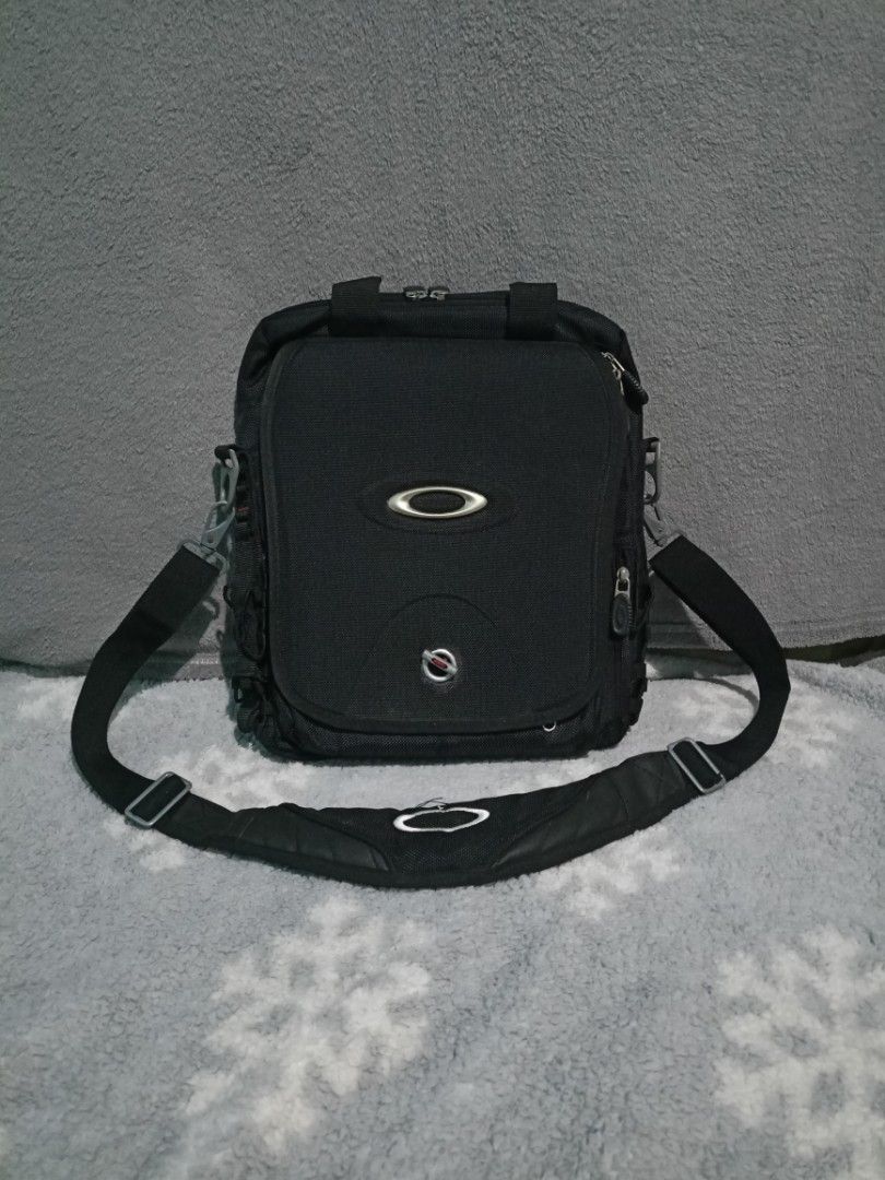 Oakley Tactical Field Gear Messenger Bag, Vertical, Laptop Sack