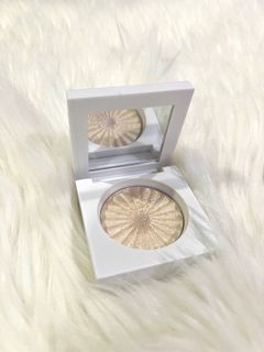 (Category: ) located in . Submitted by chic.onlinestore (Listing ID 1337499280, Image 1). Description: .