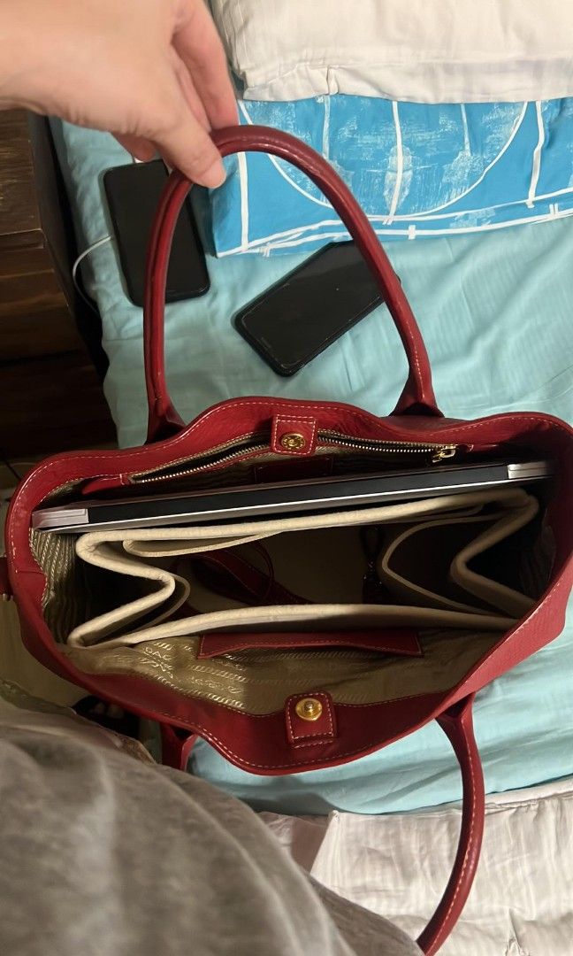 Prada Saffiano Tote Bag (Category: Tote Bags) located in Quezon City. Submitted by akinayan17 (Listing ID 1329474218, Image 3). Description: selling my authentic Prada Bag. Bag only but can provide Bag organiser..