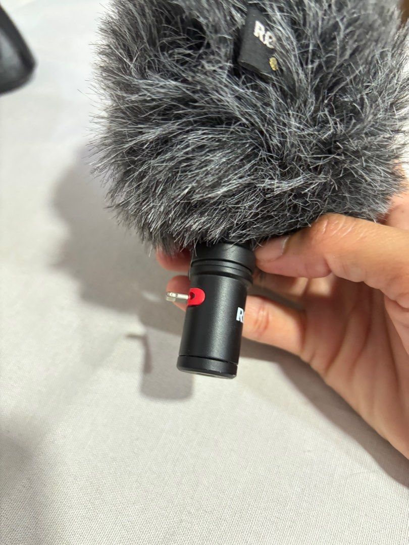 Rode VideoMic Me-L for iPhone (Category: Microphones) located in Manila. Submitted by motherclucker (Listing ID 1337574173, Image 2). Description: Directional microphone for iOS devices. Captures sound and audio while cancelling noise. Works 10/10 Minor scratches. No damage. Doesn’tncome with a box/receipt. Authentic. Bought in store. I rarely use this but this is a high quality microphone. Full description found here: https://rode.com/en/microph