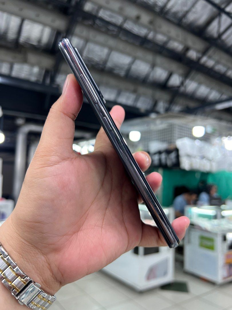 SAMSUNG A52 5G (Category: Samsung) located in Manila. Submitted by farhanadau39938 (Listing ID 1337485055, Image 3). Description: SAMSUNG A52 5G ~STORAGE | 256GB☑️ ~MEMORY | 8RAM☑️ ~GOOD FOR GAMING☑️ ~NO REPAIR HISTORY ☑️ ~LEGIT | ORIGINAL ☑️ ~UNLI RESET ~NOT REFURBISHED ~99%SMOOTH☑️ NOTE: MAY AMOLED BURN LANG PERO DI HALATA PWIDI NAMAN E DARK MODE. TEST TO SAWA BAGU BAYARAN! 🤍 INCLUSION ~CASE☑️ ~TEMPERD GLASS☑️ ~CHARGER ☑️ CASH ON DELIVERY NATI