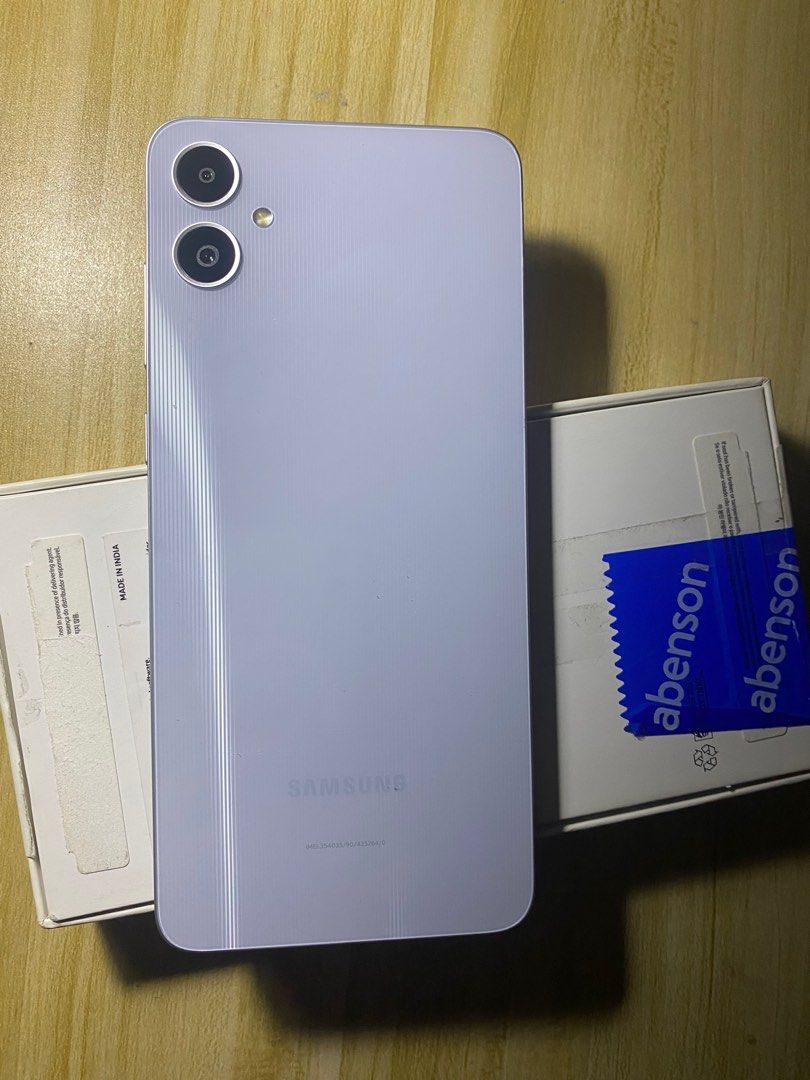 SAMSUNG GALAXY AO5 / SILVER / 128GB (Category: Samsung) located in Manila. Submitted by markdrc19020 (Listing ID 1337475582, Image 2). Description: RFS - GOT NEW DEVICE. Naka stock lang hindi nagagamit. Once lang na open para i test. complete papers and box kung ano nasa box ayun ang laman. Warranty directly to samsung. Pa test and check nyo sa samsung store for your assurance to avoid problem. Features on device go directly to samsung website. N