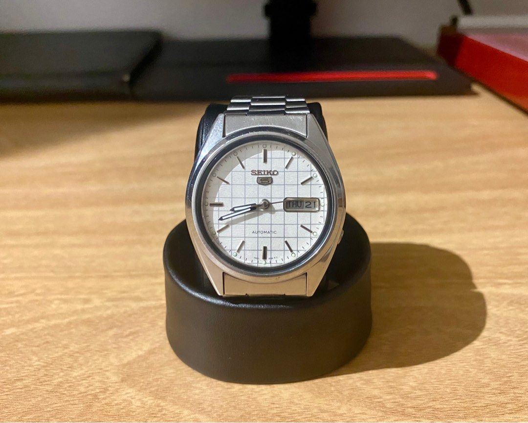 Seiko 5 SNXF05 (Category: Men's Watches) located in Manila. Submitted by mangjosefinds033 (Listing ID 1337533937, Image 2). Description: Vintage Seiko checkered dial (rare) Ref: SNXF05 Pre-owned watch, manage expectations and as is basis Watch only 9/10 condition (minimal scratch lines due to usage and age) Meet up: Paranaque or Makati Delivery c/o buyer.