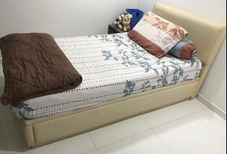 (Category: ) located in . Submitted by komshank (Listing ID 1337580585, Image 1). Description: .