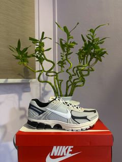 (Category: ) located in . Submitted by that_snkrs_guy (Listing ID 1337559301, Image 1). Description: .