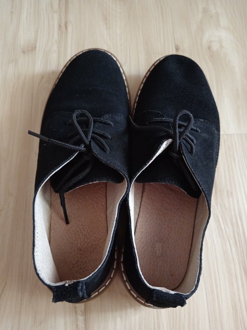 Very Comfy Black Shoes black shoe sneaker women s shoe the base are quality rubberslight bounce inner are half real leather