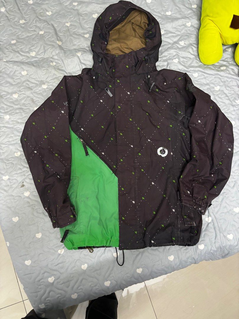 Volcom v line science store