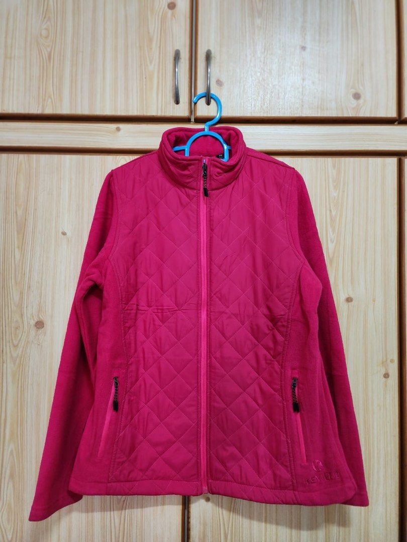 Warm Jacket (Category: Coats, Jackets and Outerwear) located in Bangi. Submitted by nananisa12 (Listing ID 1337415575, Image 1). Description: .