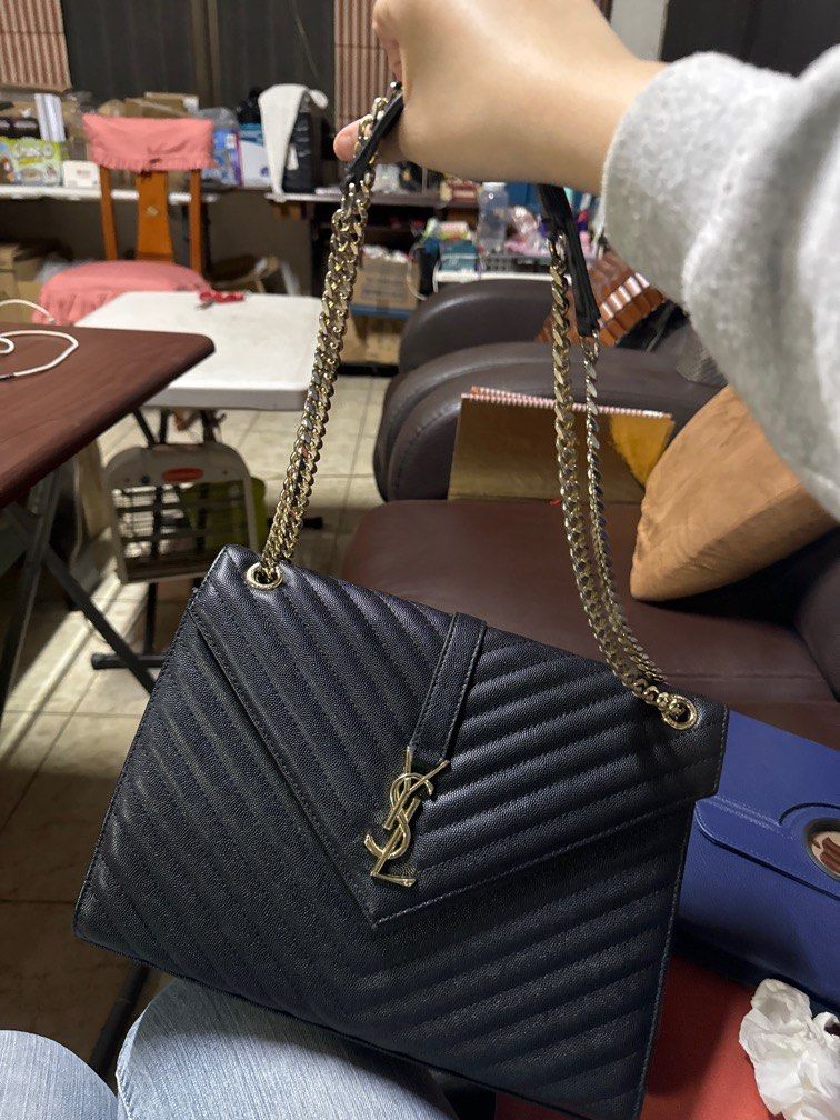 Yves saint laurent sling bag (Category: Luxury Bags & Wallets) located in Pasay City. Submitted by shirley.manacsa (Listing ID 1317961973, Image 1). Description: .
