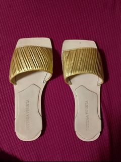 (Category: ) located in . Submitted by payless_shop (Listing ID 1337747453, Image 1). Description: .