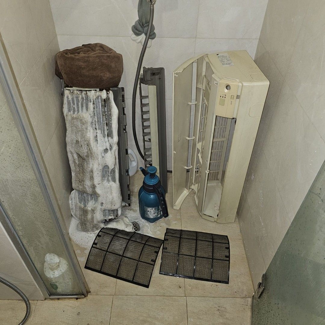 aircon chemical wash (Category: Chemical Wash) located in Singapore. Submitted by rehmanspo65902 (Listing ID 1337381742, Image 2). Description: Hello Sir/Mam, call or text me here for your aircon needs, We service all kind of aircons chemical wash and chemical Overhaul. ☆☆☆OUR SERVICES☆☆☆ 1. General Service 2. Chemical wash 3. Chemical Overhaul 4. Water leaking solution 5. Refill gas 6. Relocation aircon 7. Installation and Dismantle Aircon (New 