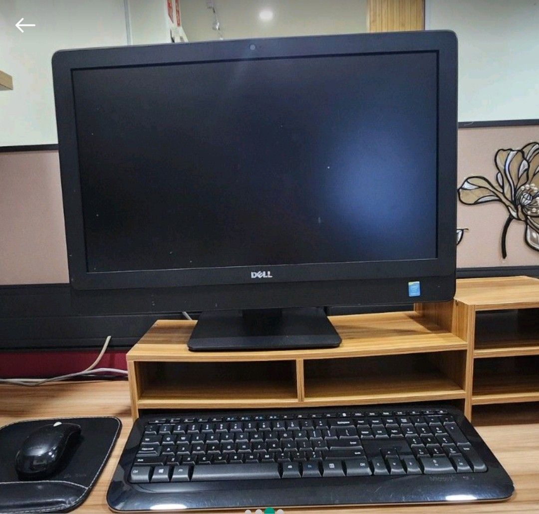 Computer (Category: Office & Business Technology) located in Singapore. Submitted by lavishliving (Listing ID 1337743272, Image 3). Description: .