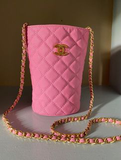 (Category: ) located in . Submitted by aboutbags14 (Listing ID 1337693667, Image 1). Description: .