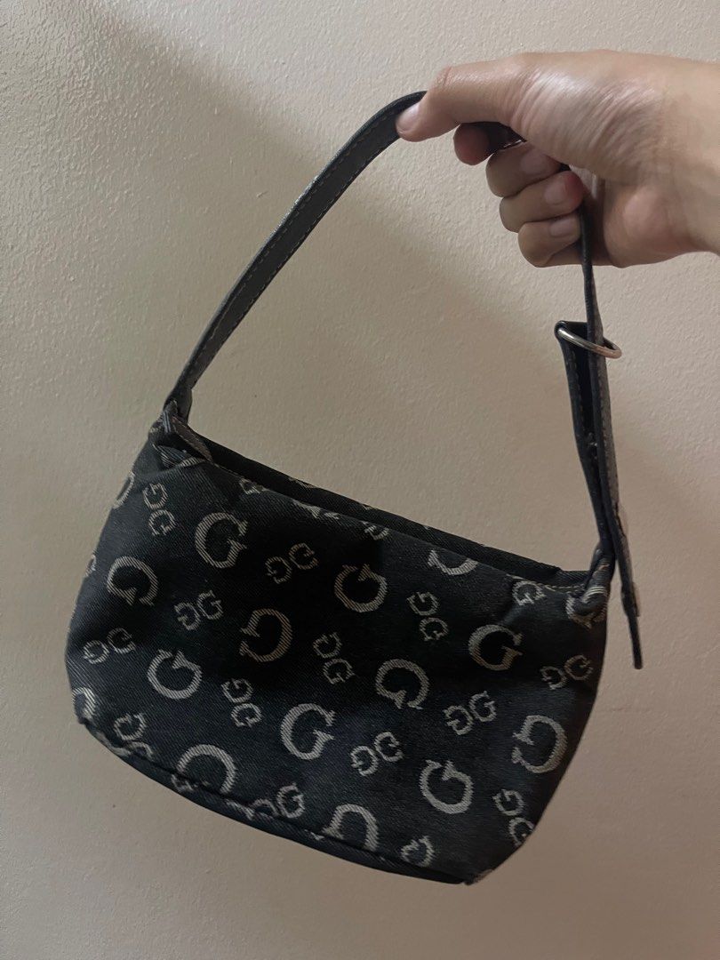 GUESS Vintage Shoulder Bag (original) (Category: Shoulder Bags) located in Manila. Submitted by quasohn (Listing ID 1337703185, Image 2). Description: GUESS Vintage Shoulder Bag - 8.5/10 condition - no scratches on straps - 101% original from the US RFS: decluttering.
