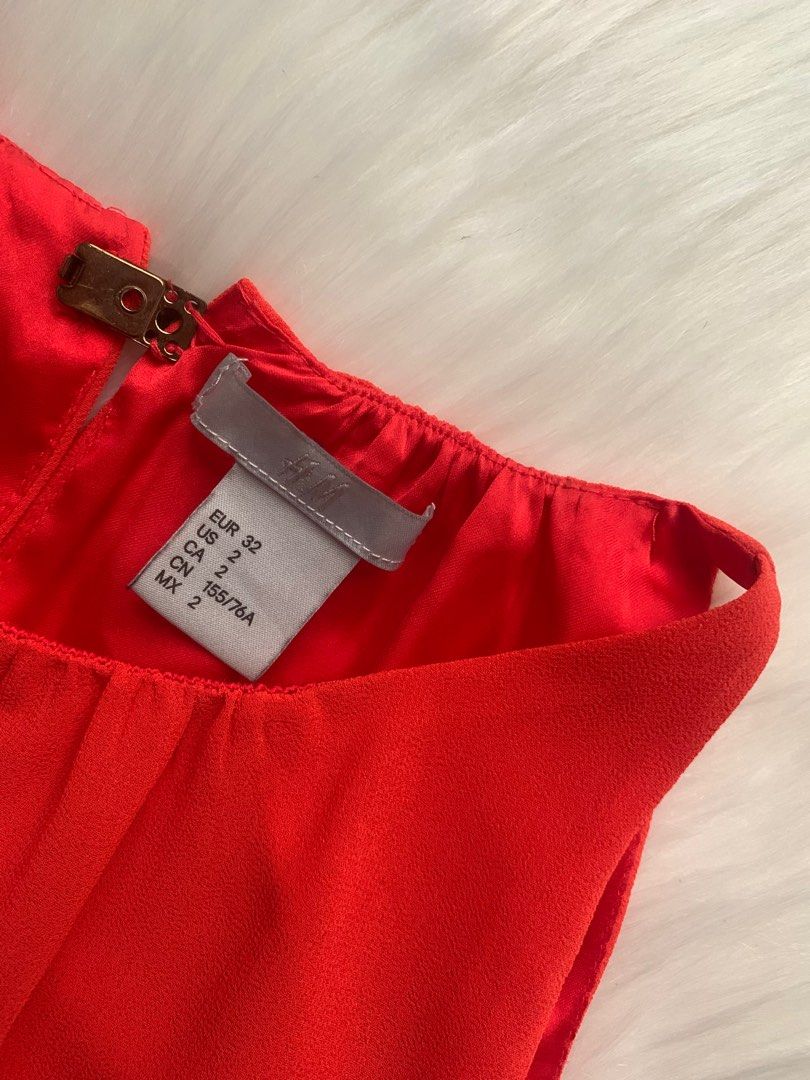 H&M Coral Red Chiffon Dress (Category: Dresses) located in Las Pinas. Submitted by jemdeclutters (Listing ID 1337653733, Image 3). Description: ✨ In very good condition ✨ Used only once for a friend’s debut ✨ Has a nice open-back detail ✨ Has a built-in underskirt ✨ Color may slightly vary due to lighting Measurements (in inches): ✨ Length: 31.5” Size: ✨ 32 (EUR), 2 (US) on tag ✨ Fits XS-S.