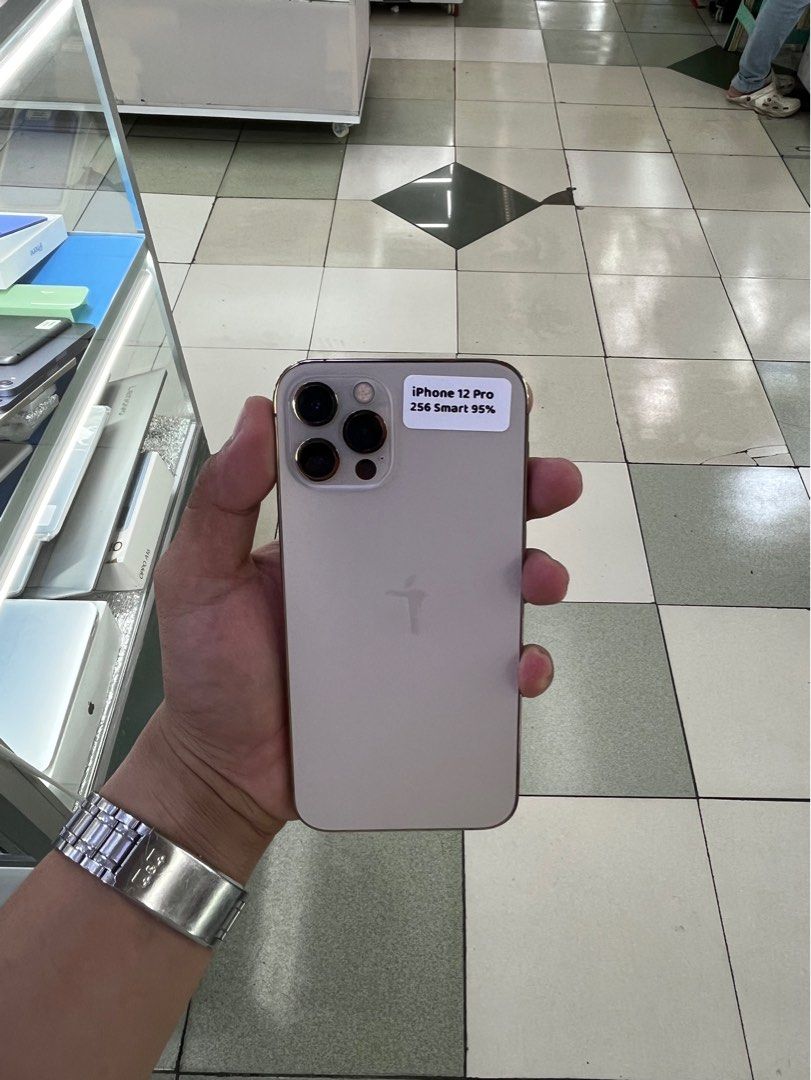 IPHONE 12 PRO 256GB 95BH SMART LOCK NO ISSUE (Category: iPhone 12 Series) located in Manila. Submitted by mrkim_gadget (Listing ID 1337714770, Image 1). Description: Onhand| IPHONE 12 PRO •256GB •Smart Lock •99% Smooth •Never been Repaired •No Hidden Issues •Can Reset Anytime •Test to Sawa •NOT Refurb •Unli 3utools INCLUSION CLEAR CASE CHARGER TEMPERD •Mode of payment •Cash •Gcash •Bank Transfer We Open for COD (INYO PO SF) Pick-Up at my Shop in 