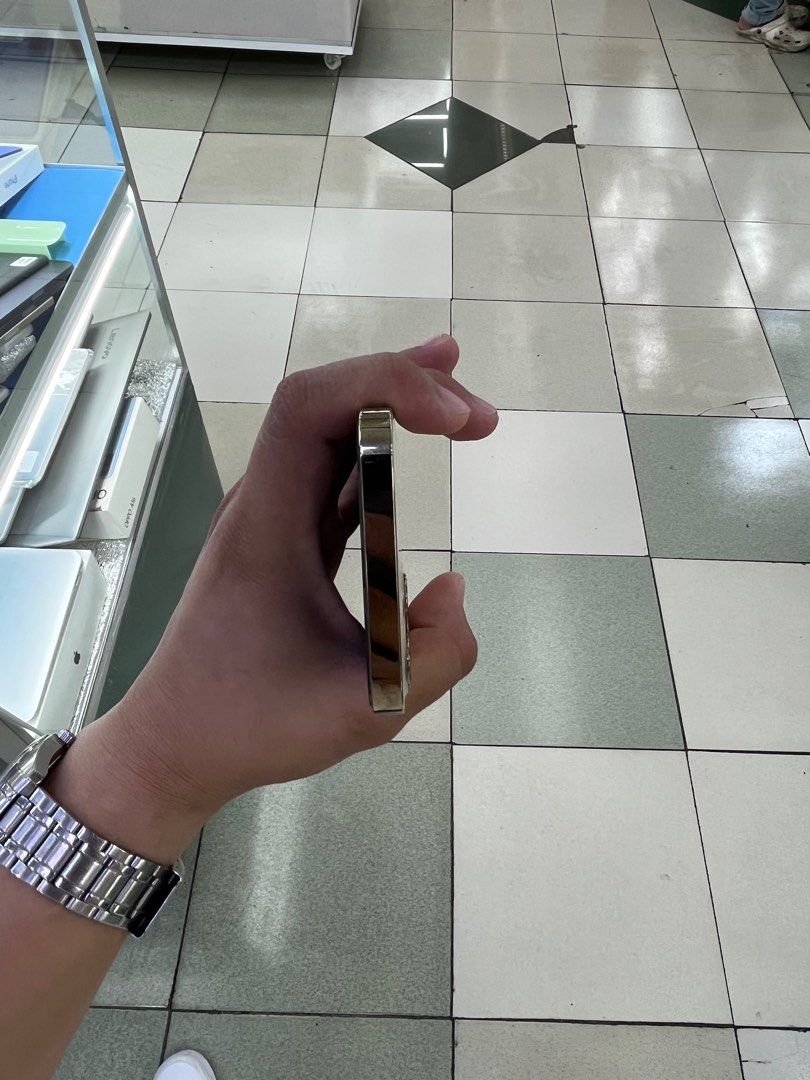 IPHONE 12 PRO 256GB 95BH SMART LOCK NO ISSUE (Category: iPhone 12 Series) located in Manila. Submitted by mrkim_gadget (Listing ID 1337714770, Image 3). Description: Onhand| IPHONE 12 PRO •256GB •Smart Lock •99% Smooth •Never been Repaired •No Hidden Issues •Can Reset Anytime •Test to Sawa •NOT Refurb •Unli 3utools INCLUSION CLEAR CASE CHARGER TEMPERD •Mode of payment •Cash •Gcash •Bank Transfer We Open for COD (INYO PO SF) Pick-Up at my Shop in 