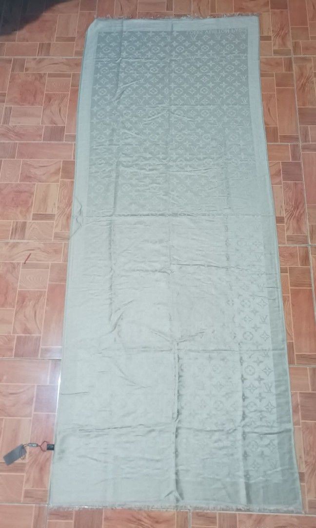 Louis Vuitton scarf (Category: Luxury Accessories) located in San Juan, Ilocos Sur. Submitted by jd_thrifted (Listing ID 1337688336, Image 2). Description: Louis Vuitton Monogram Silk Scarf 28-71in No Issues like New Condition Brand New with tag.