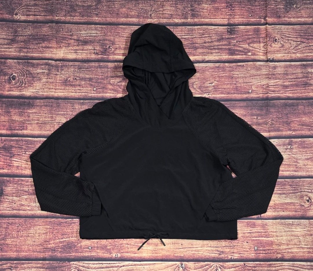 Lululemon Catch A Breeze Pullover Women s Fashion Activewear on Carousell