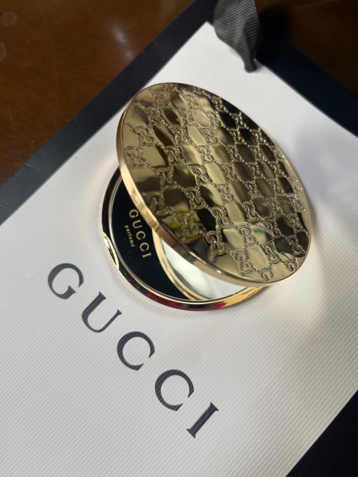 Mirror gucci (Category: Face Care) located in Lipa City. Submitted by thyra06 (Listing ID 1337597461, Image 1). Description: Mirror gucci orig brandnew.