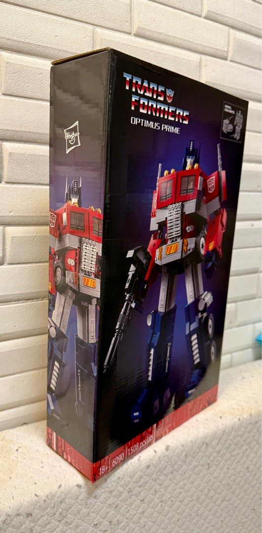 OPTIMUS PRIME ( lego compatible ) HASBRO (Category: Lego & Building Sets) located in Quezon City. Submitted by transformworld28 (Listing ID 1337592492, Image 3). Description: OPTIMUS PRIME LEGO COMPATIBLE HASBRO BIG BOX SCALE ROBOT FIX PRICE ONLY 1699 php ( sale ) qc area.