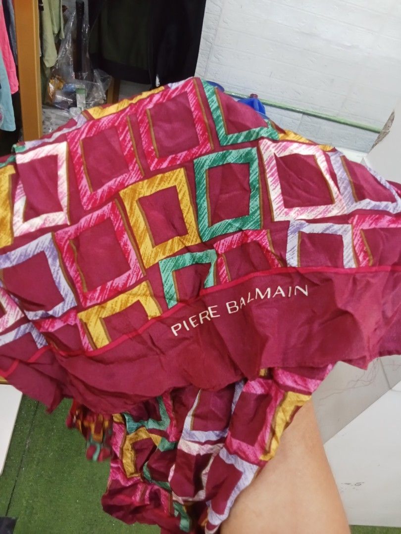 Pierre Balmain scarf (Category: Luxury Apparel) located in Bulacan. Submitted by nifftyythrifty (Listing ID 1337724176, Image 2). Description: Pierre Balmain scarf.