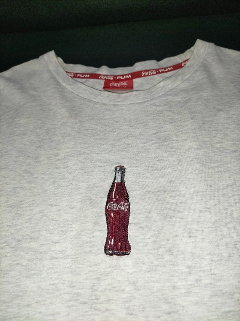 Polham X Coca Cola Collaboration T-shirt (Category: Tshirts & Polo Shirts ) located in Mandaue City. Submitted by DREAD032 (Listing ID 1337694390, Image 3). Description: Polham X Coca Cola Collaboration T-shirt Stitch Bottle Logo Color Light Gray Color Rate 9.5/10 Size Large Dimensions W20 L27 Free Shipping Thru LBC branch pick up only.