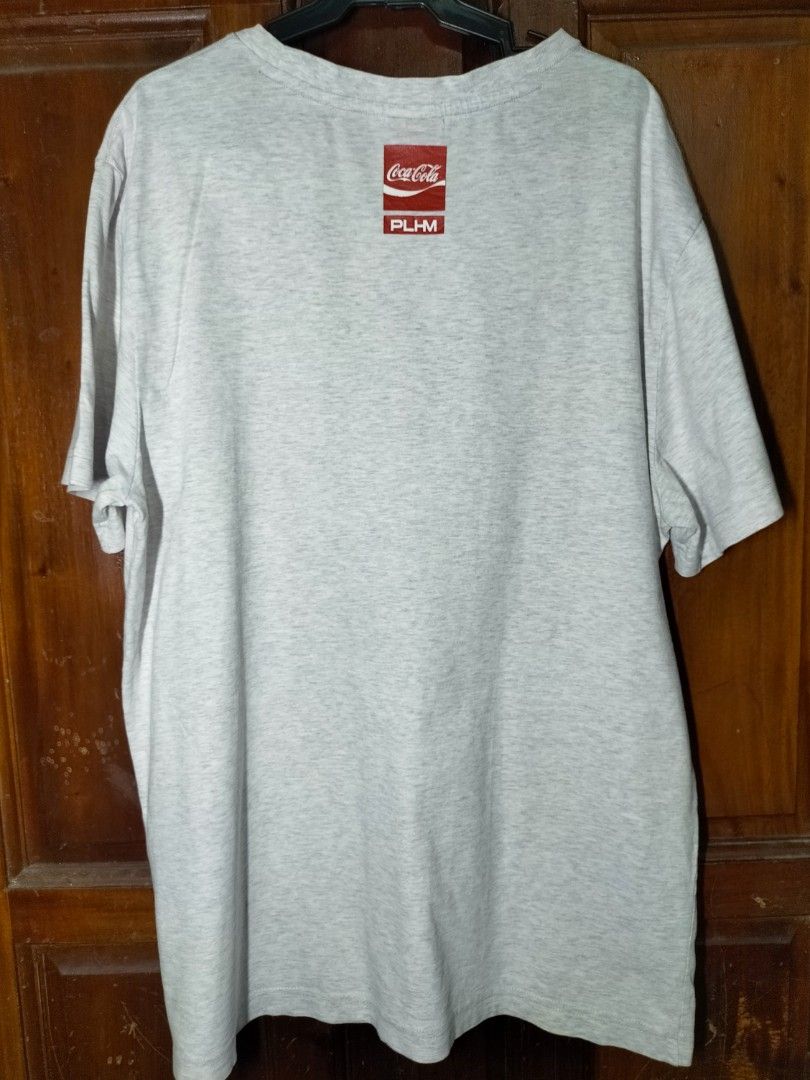 Polham X Coca Cola Collaboration T-shirt (Category: Tshirts & Polo Shirts ) located in Mandaue City. Submitted by DREAD032 (Listing ID 1337694390, Image 2). Description: Polham X Coca Cola Collaboration T-shirt Stitch Bottle Logo Color Light Gray Color Rate 9.5/10 Size Large Dimensions W20 L27 Free Shipping Thru LBC branch pick up only.