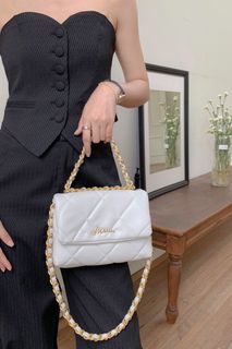 (Category: ) located in . Submitted by new_wardrobe (Listing ID 1337655102, Image 1). Description: .