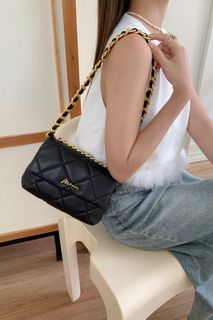 (Category: ) located in . Submitted by new_wardrobe (Listing ID 1337655681, Image 1). Description: .