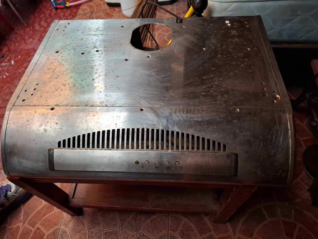 La Germania Silver Metallic Range Hood (Category: Hobs & Hoods) located in Manila. Submitted by offtherack_mnl (Listing ID 1337670353, Image 1). Description: .