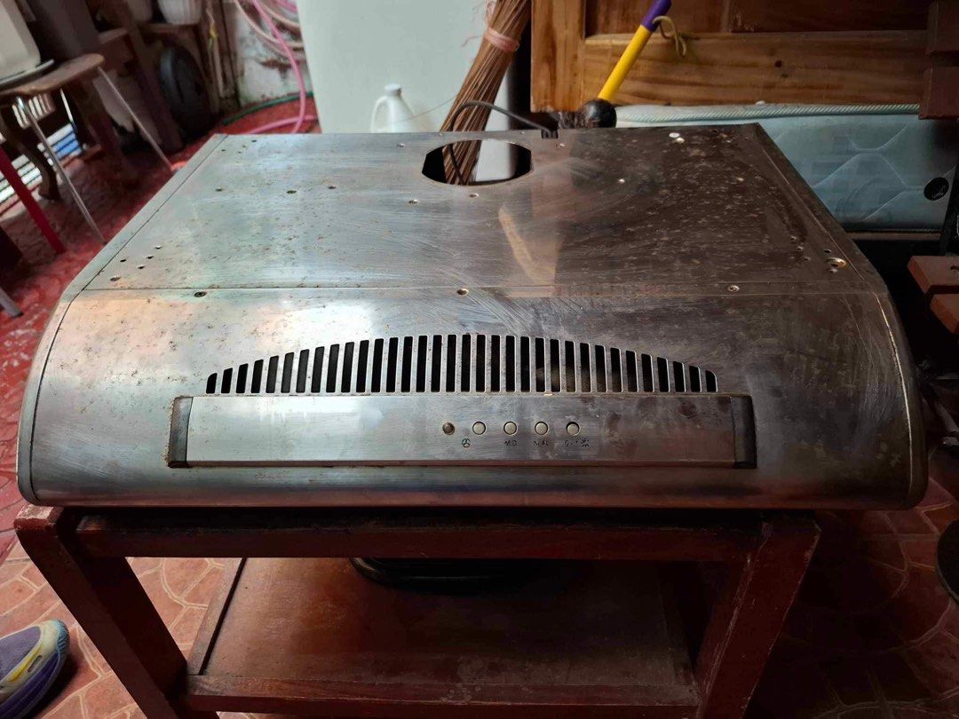 La Germania Silver Metallic Range Hood (Category: Hobs & Hoods) located in Manila. Submitted by offtherack_mnl (Listing ID 1337670353, Image 2). Description: .