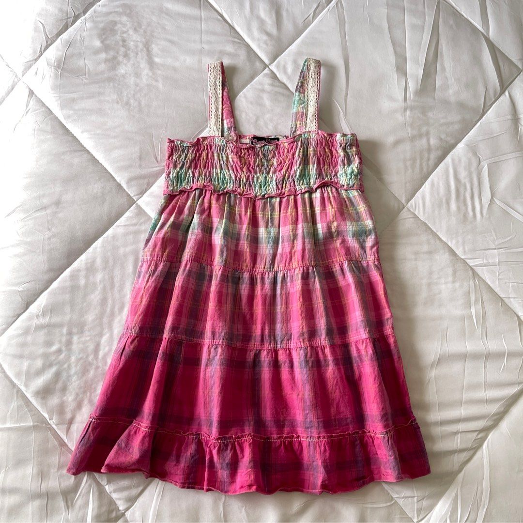 Vintage Y2k Plaid Pink Sleevless Top (Category: Sleeveless) located in Iloilo. Submitted by ibuystuff2025 (Listing ID 1337663177, Image 1). Description: can be worn over pants S.