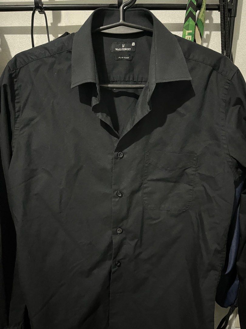 Wall Street Long Sleeve Polo - Medium (Category: Formal Shirts) located in Cabuyao City. Submitted by daredarx (Listing ID 1337705097, Image 1). Description: .