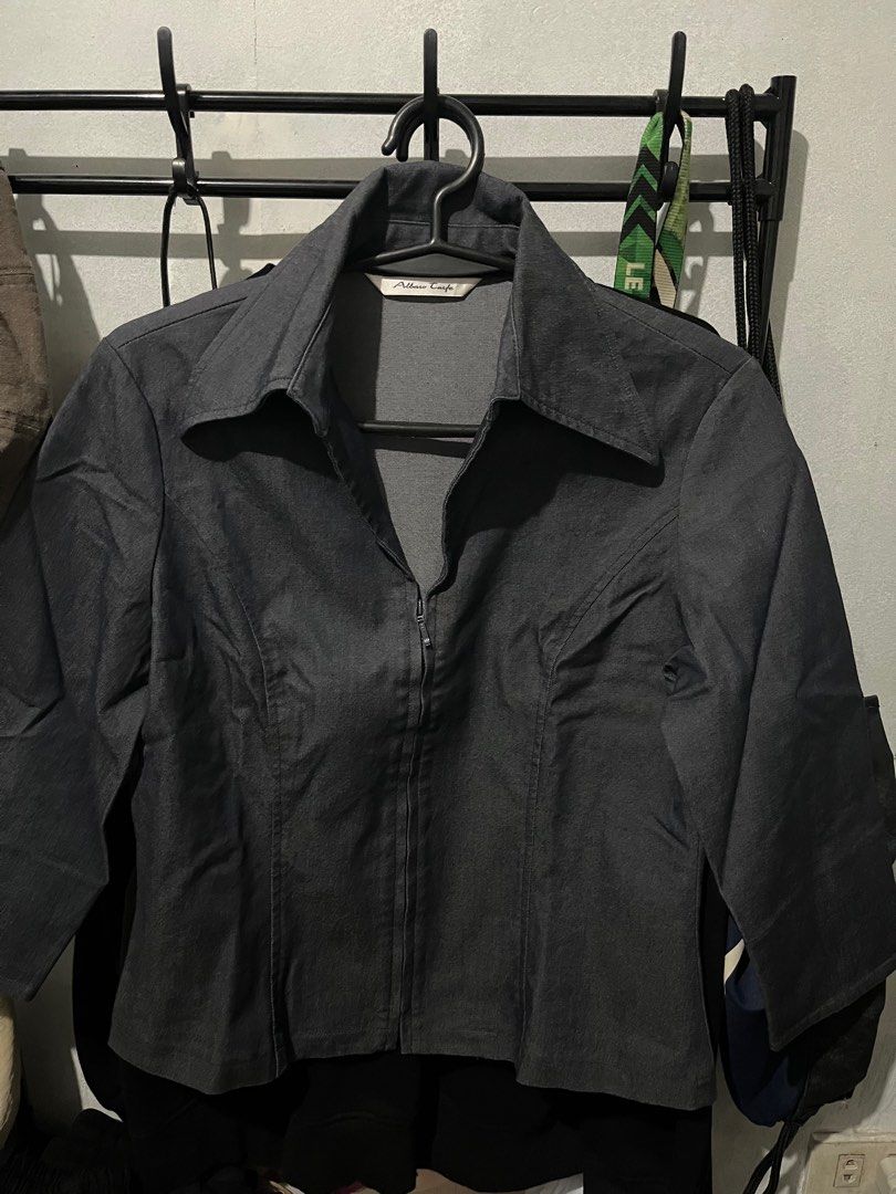 Women’s Jacket - S-M (Category: Longsleeves) located in Cabuyao City. Submitted by daredarx (Listing ID 1337703365, Image 1). Description: .