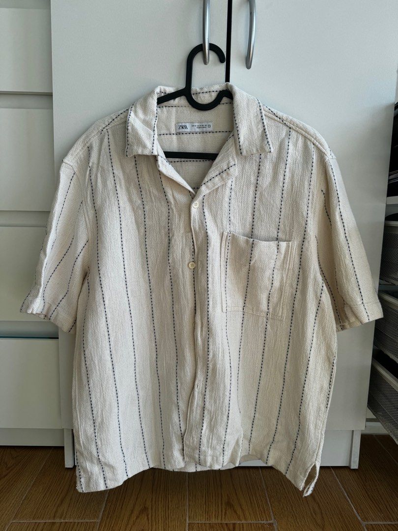 Zara polo (Category: Tshirts & Polo Shirts ) located in Dagupan City. Submitted by seerr02 (Listing ID 1337649906, Image 1). Description: L25 W22.