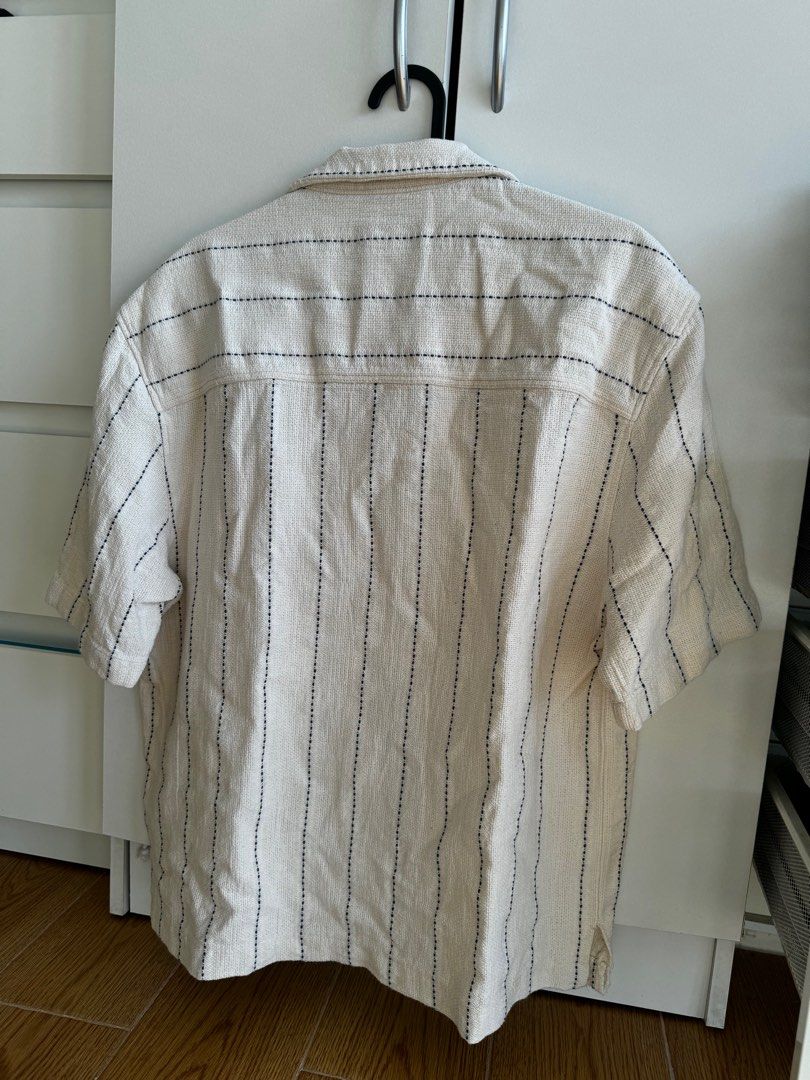 Zara polo (Category: Tshirts & Polo Shirts ) located in Dagupan City. Submitted by seerr02 (Listing ID 1337649906, Image 2). Description: L25 W22.