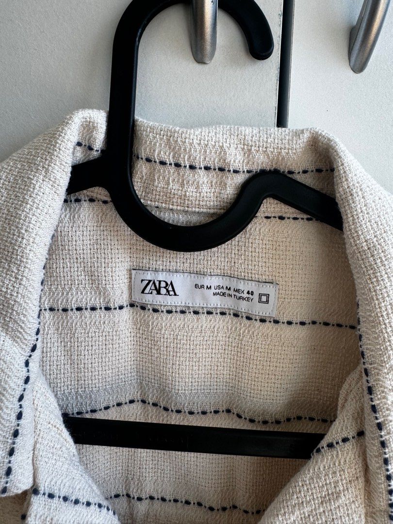 Zara polo (Category: Tshirts & Polo Shirts ) located in Dagupan City. Submitted by seerr02 (Listing ID 1337649906, Image 3). Description: L25 W22.