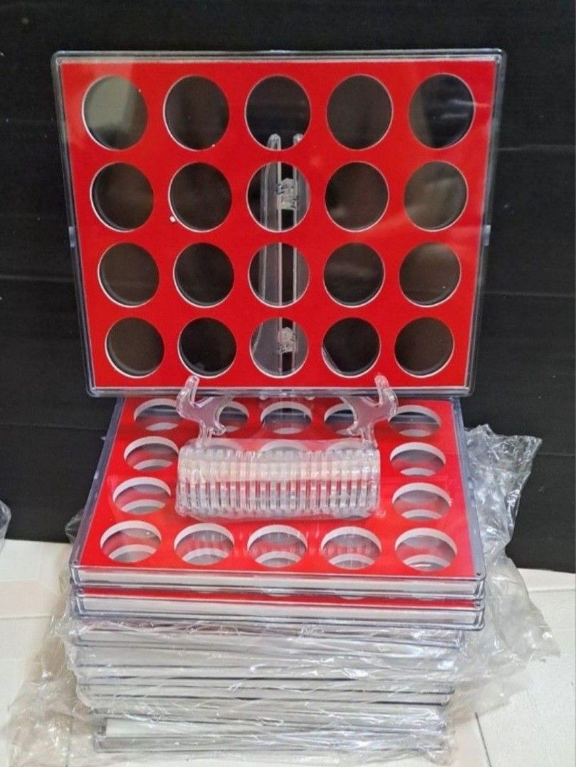 20 holes acrylic display case with 20 pcs 34mm capsules & stand, firs sg $1  lionhead coind, Hobbies & Toys, Memorabilia & Collectibles, Currency on  Carousell