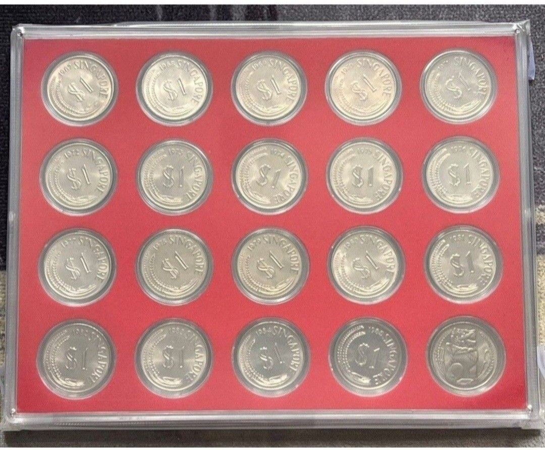 20 holes acrylic display case with 20 pcs 34mm capsules & stand, firs sg $1  lionhead coind, Hobbies & Toys, Memorabilia & Collectibles, Currency on  Carousell