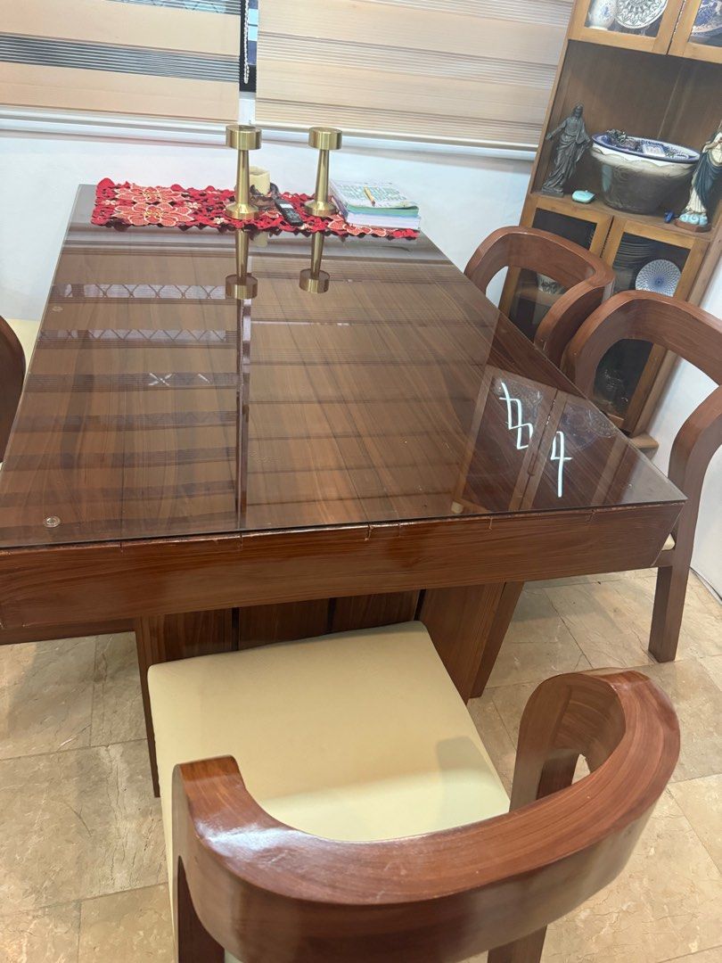 6 Seater Dining Table (Category: Tables & Sets) located in Quezon City. Submitted by gutchiebb (Listing ID 1337807817, Image 3). Description: solid wood rfs: too big for our space. di kasya all 6 seats sa dining area.